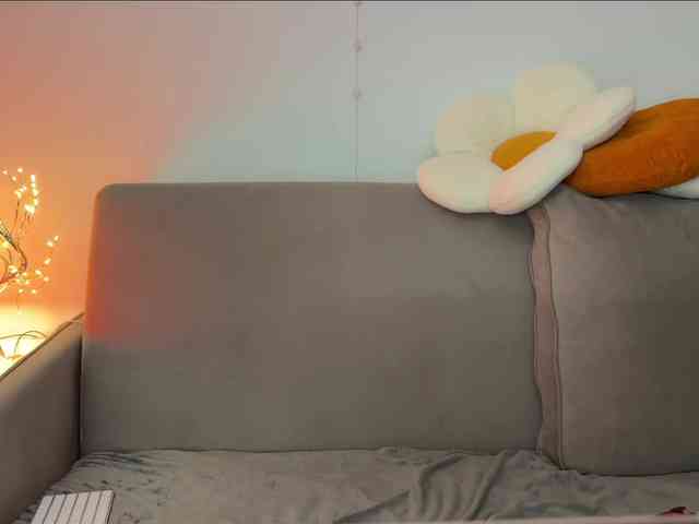 KiraLeo webcam