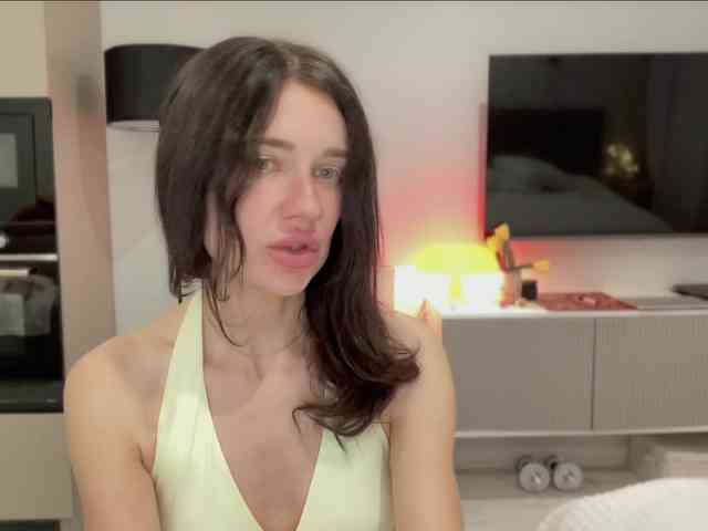 KiraLeo webcam