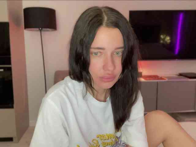 KiraLeo webcam