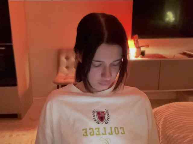 KiraLeo webcam
