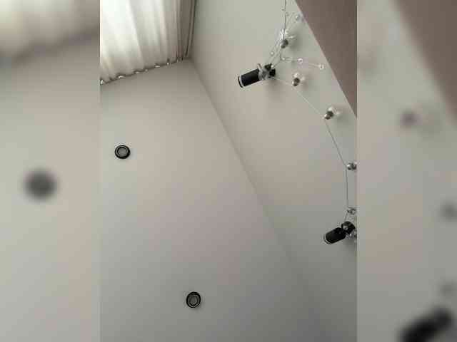 Модель: KiraLeo