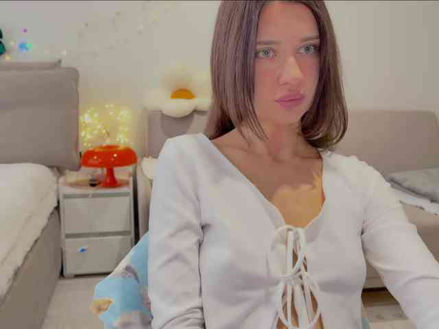 KiraLeo webcam