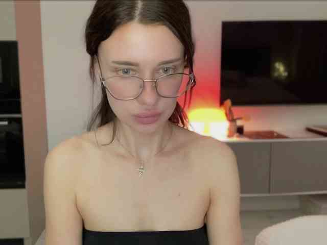KiraLeo webcam