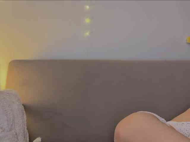 KiraLeo webcam