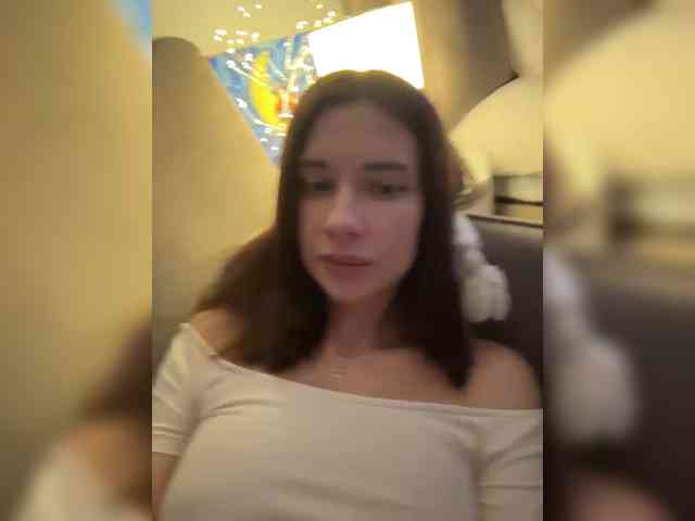 KiraLeo webcam
