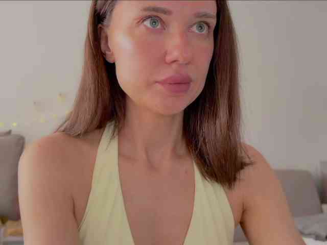 KiraLeo webcam