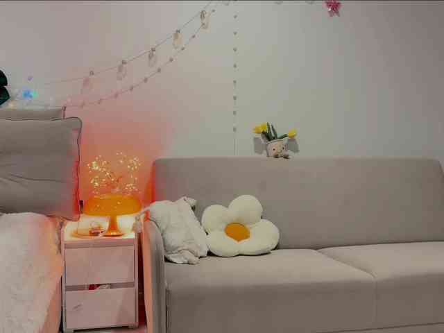 KiraLeo webcam