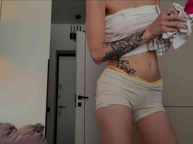 KiraLeo webcam
