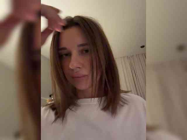 KiraLeo webcam