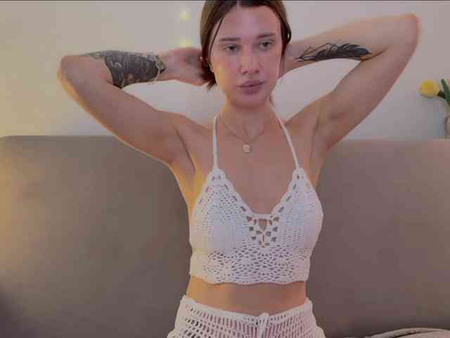 KiraLeo webcam