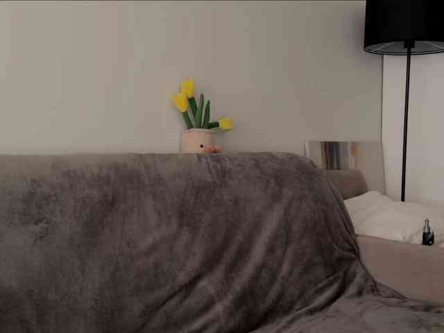 KiraLeo webcam