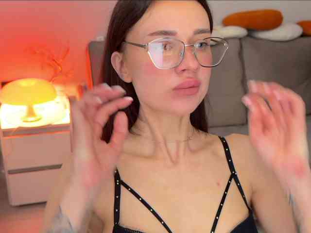 KiraLeo webcam