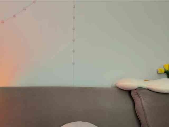 KiraLeo webcam
