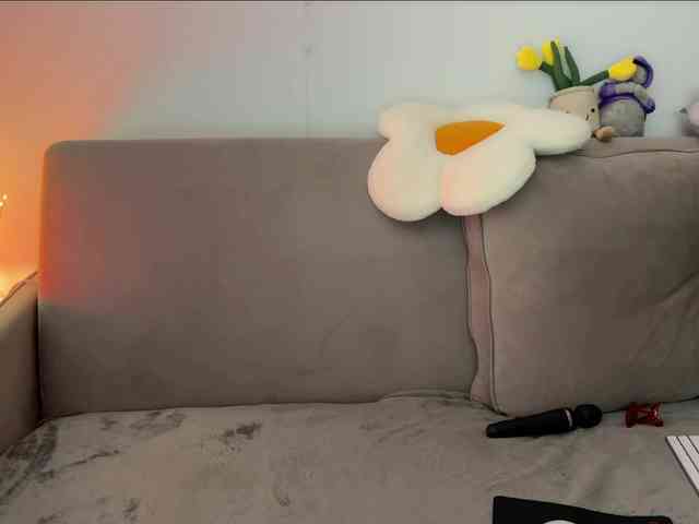 KiraLeo webcam