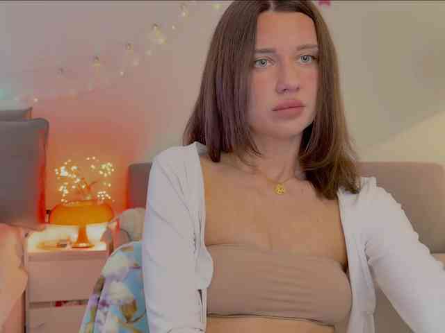 KiraLeo webcam