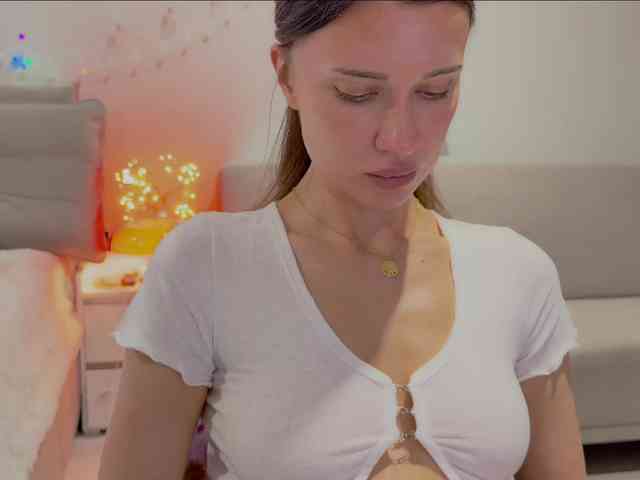 KiraLeo webcam