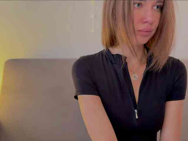 KiraLeo webcam
