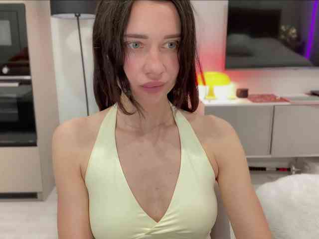 KiraLeo webcam