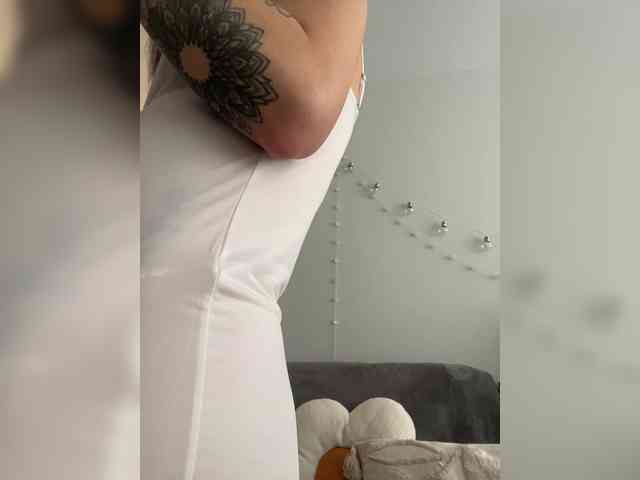 KiraLeo webcam