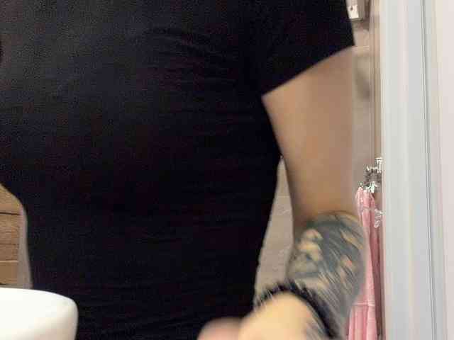 KiraLeo webcam