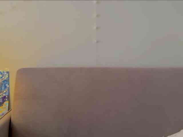 KiraLeo webcam