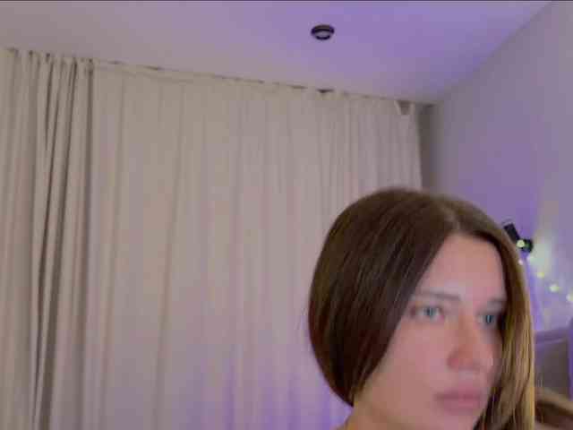 KiraLeo webcam