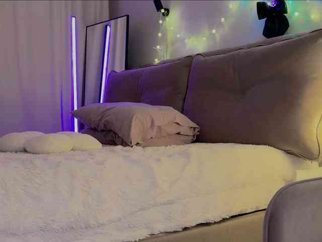 KiraLeo webcam