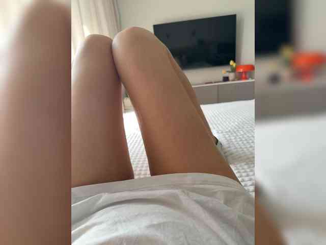 KiraLeo webcam
