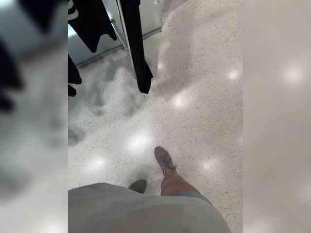 KiraLeo webcam
