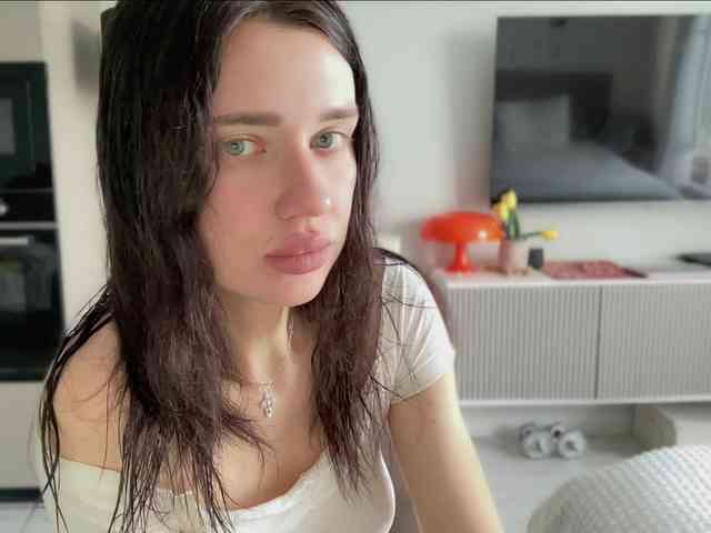KiraLeo webcam