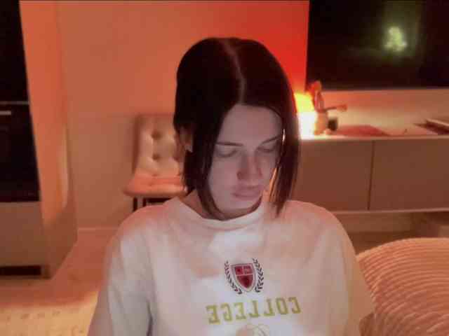 KiraLeo webcam