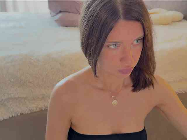 KiraLeo webcam