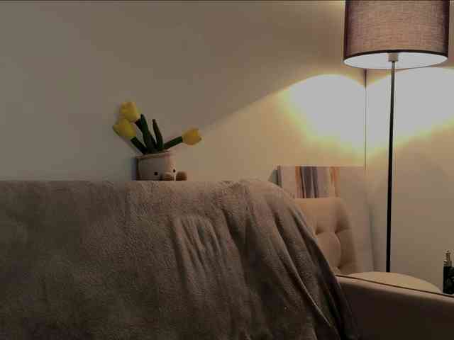 KiraLeo webcam