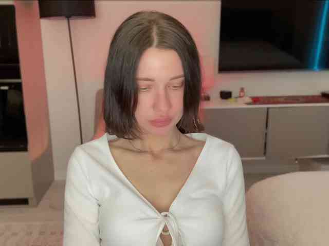 Модель: KiraLeo