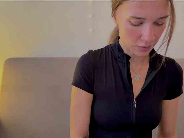 KiraLeo webcam