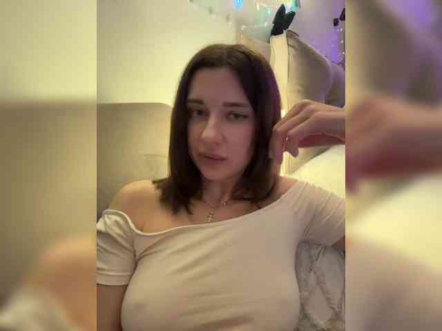 KiraLeo webcam