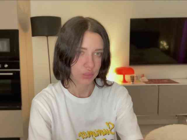 KiraLeo webcam