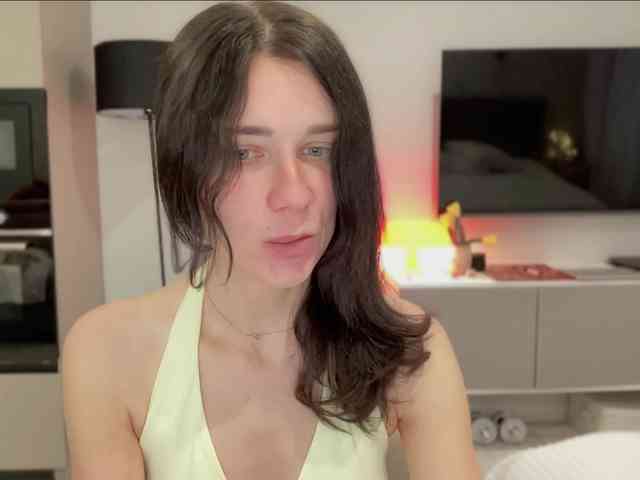 KiraLeo webcam