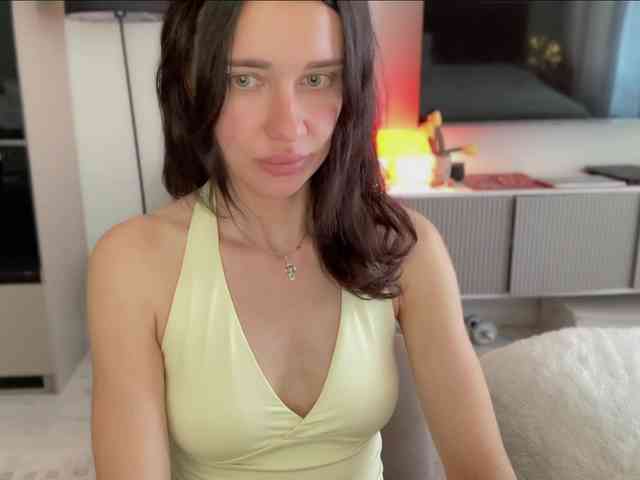 KiraLeo webcam