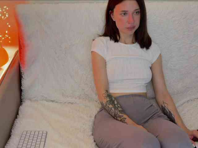KiraLeo webcam