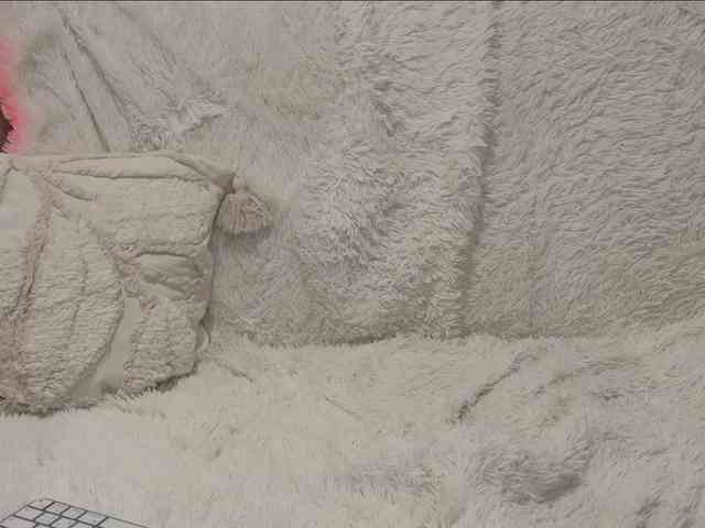 KiraLeo webcam