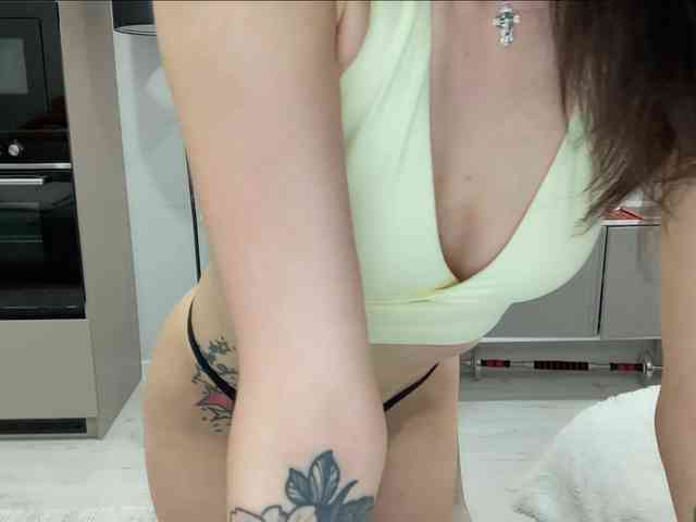 KiraLeo webcam