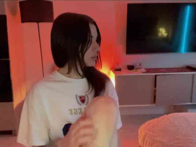 KiraLeo webcam