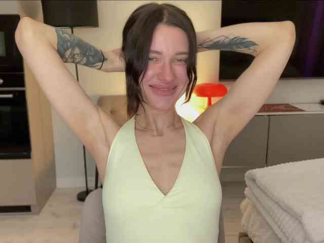 KiraLeo webcam