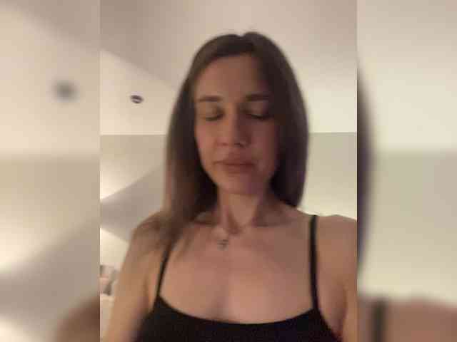 KiraLeo webcam