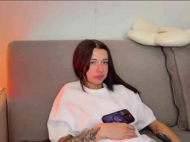 KiraLeo webcam
