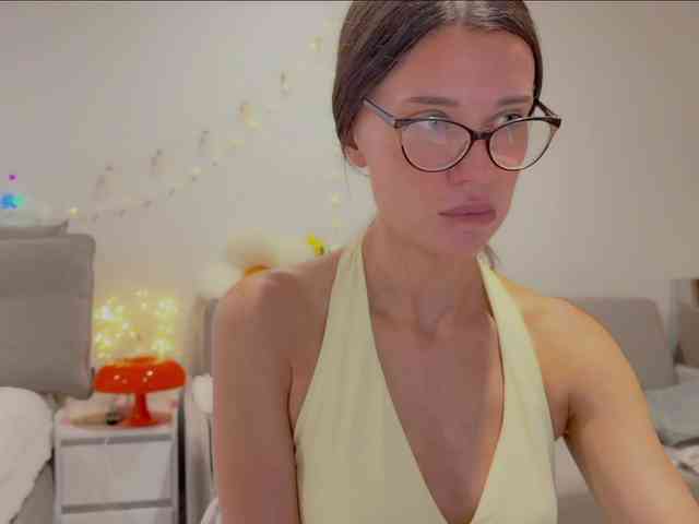 KiraLeo webcam