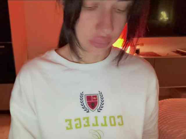 KiraLeo webcam