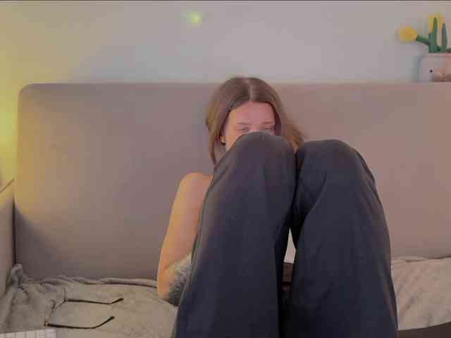 KiraLeo webcam