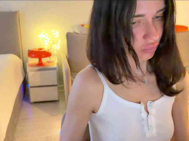 Model: KiraLeo